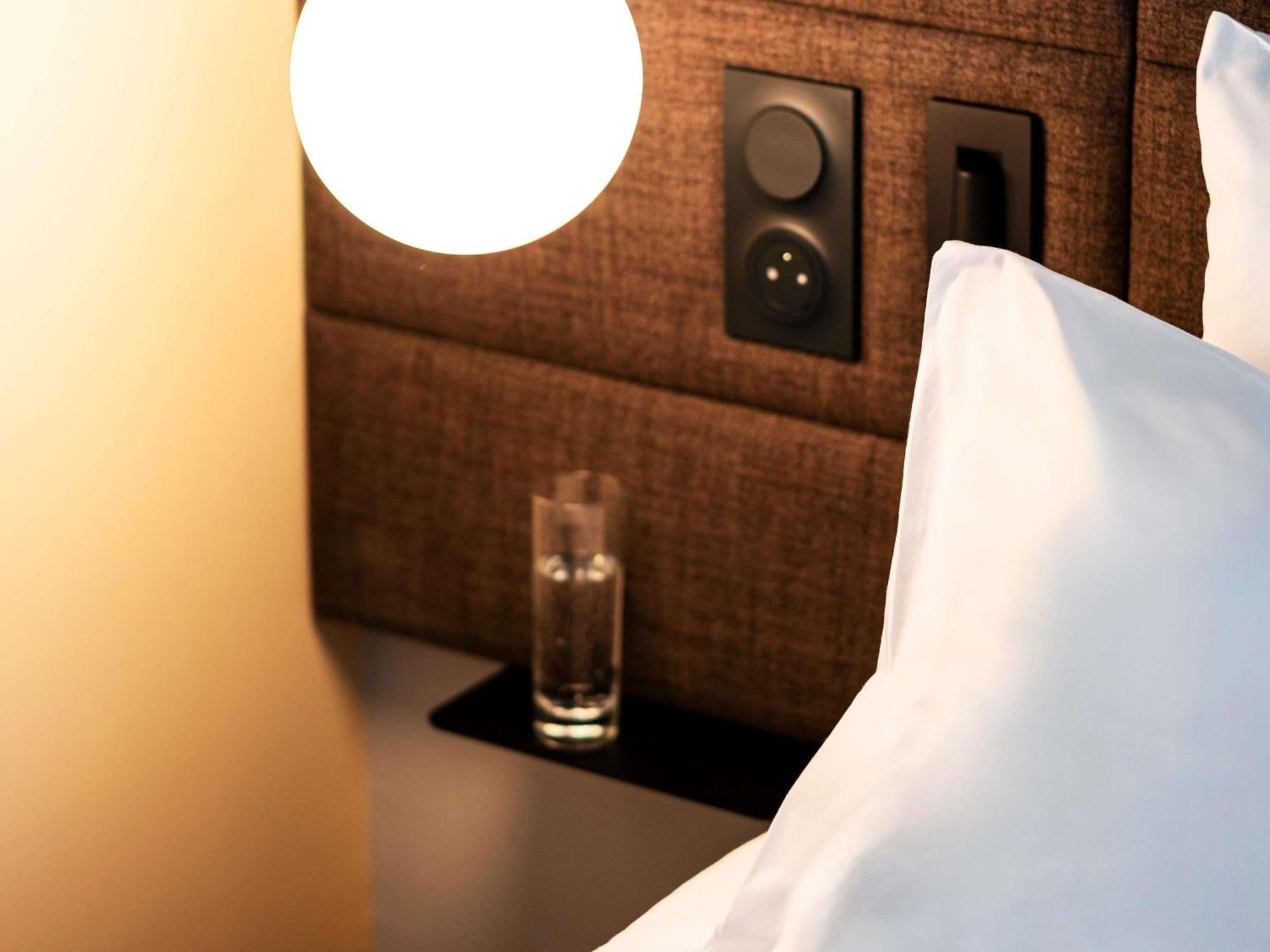 Deluxe Room a Queen Bed